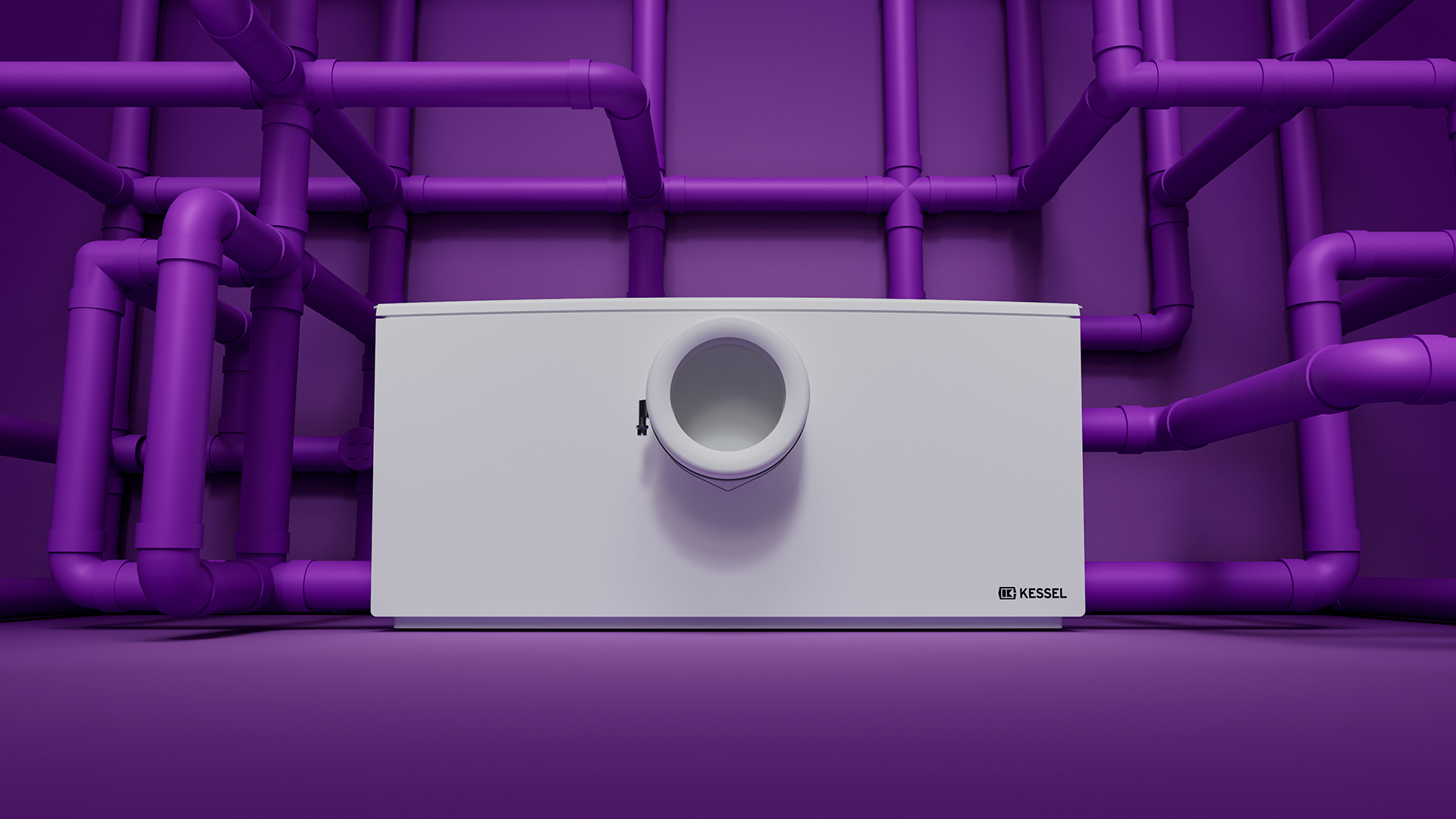 Un petit poste de relevage à lequel sont raccordés de nombreux tuyaux provenant de toutes les directions possibles.